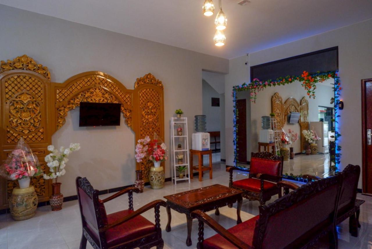 Hotel RedDoorz near Kampus UMP Purwokerto 2 Sumbang Exterior foto
