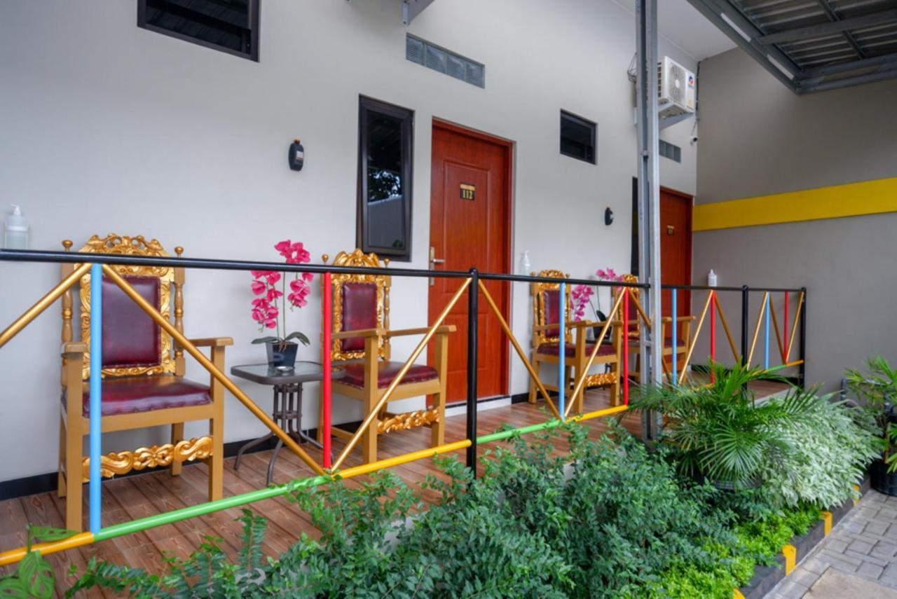 Hotel RedDoorz near Kampus UMP Purwokerto 2 Sumbang Exterior foto