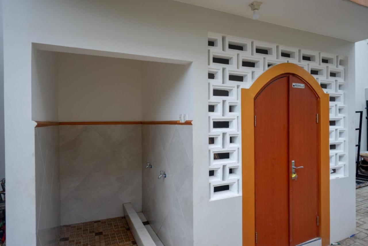 Hotel RedDoorz near Kampus UMP Purwokerto 2 Sumbang Exterior foto