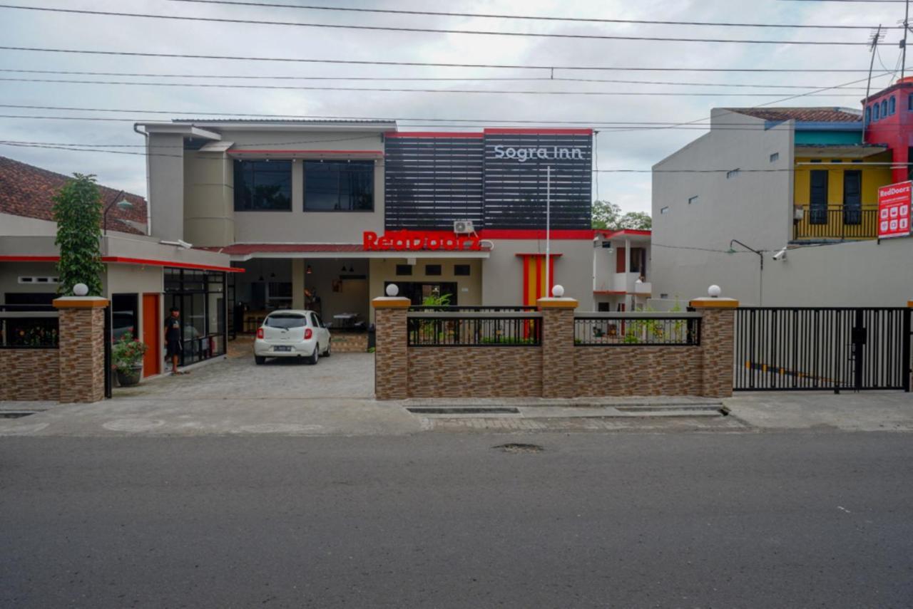 Hotel RedDoorz near Kampus UMP Purwokerto 2 Sumbang Exterior foto