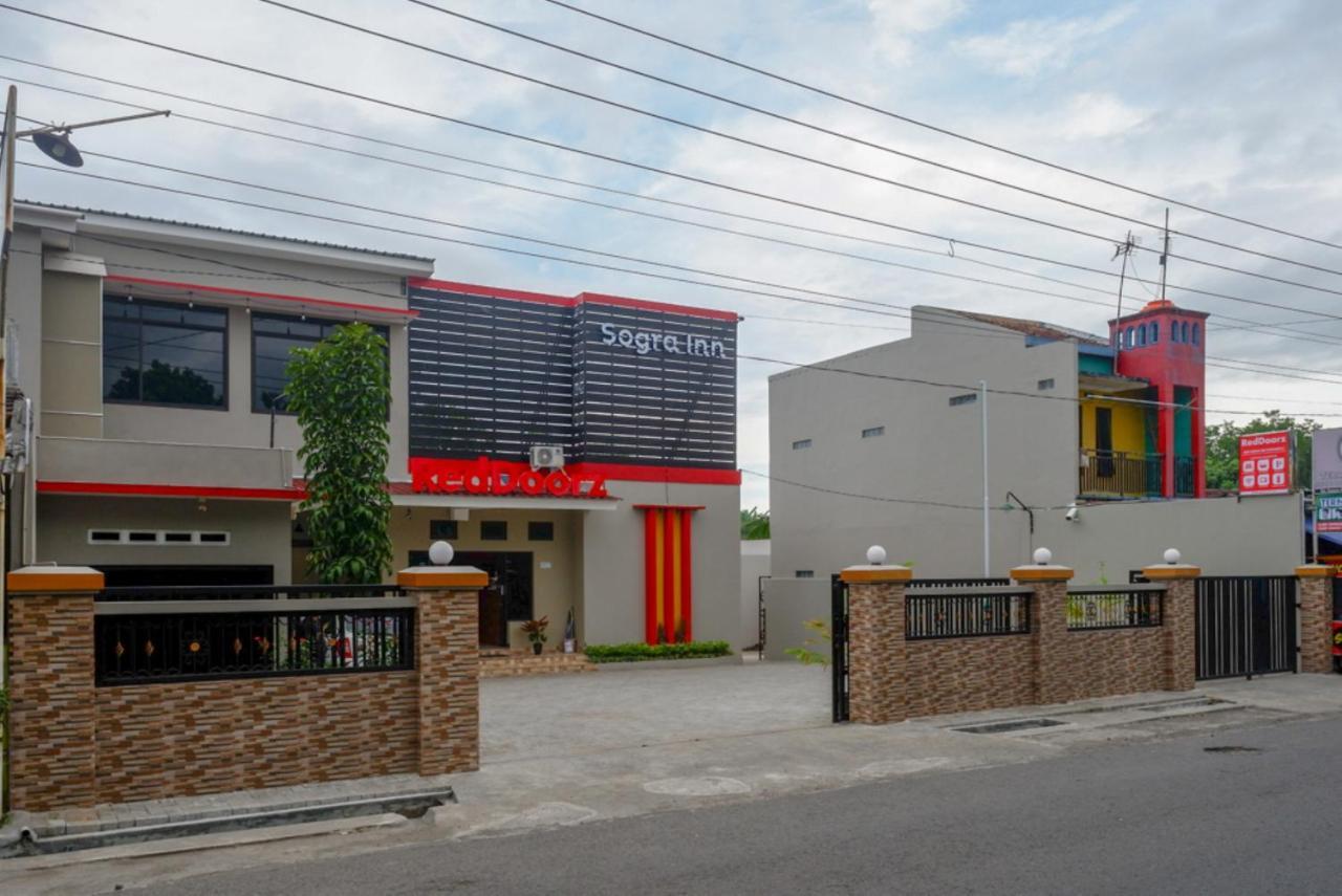 Hotel RedDoorz near Kampus UMP Purwokerto 2 Sumbang Exterior foto